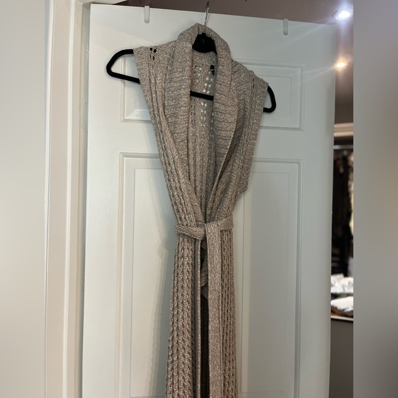 Belted beige cowl neck sweater size xs - Picture 1 of 3